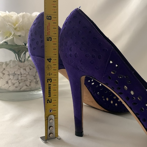 Rare ✨JIMMY CHOO Anouk 100 Perforated High Heel Pump - Picture 10 of 16